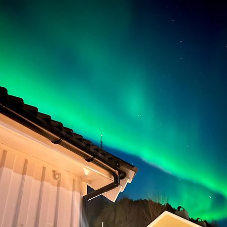 Apartamento Wake Up To A Beautiful View And Smell Of The Sea Kristiansund Exterior foto