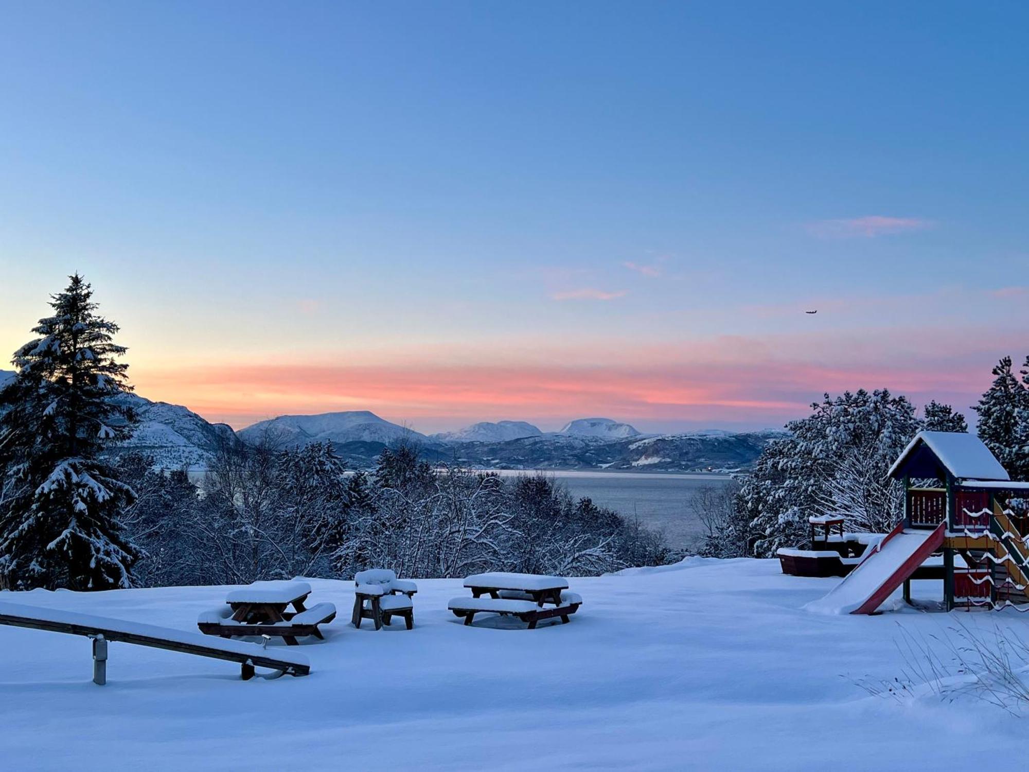 Apartamento Wake Up To A Beautiful View And Smell Of The Sea Kristiansund Exterior foto